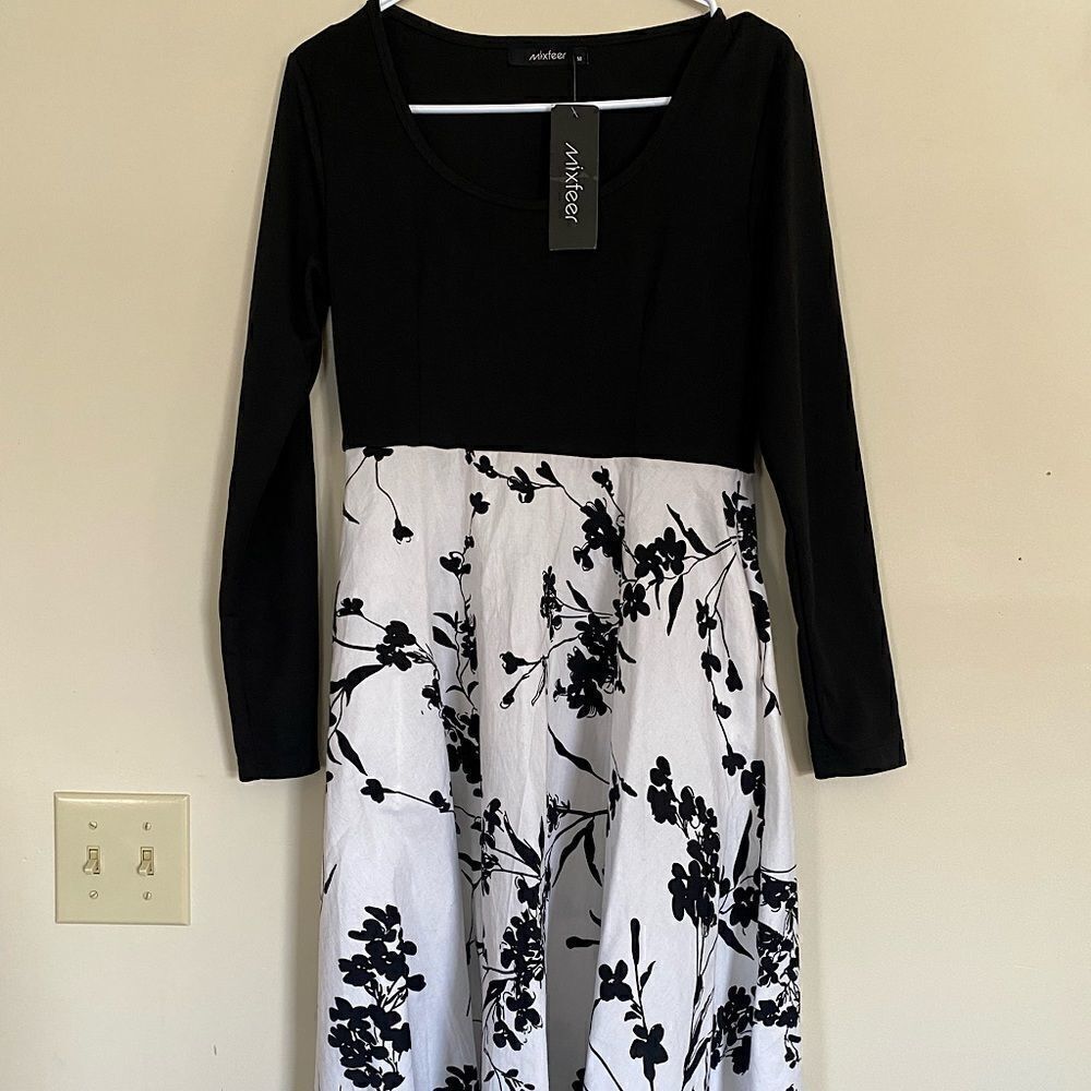 Mixfeer Dress Black‎ White Floral Long Sleeve Womens Size Medium NEW
